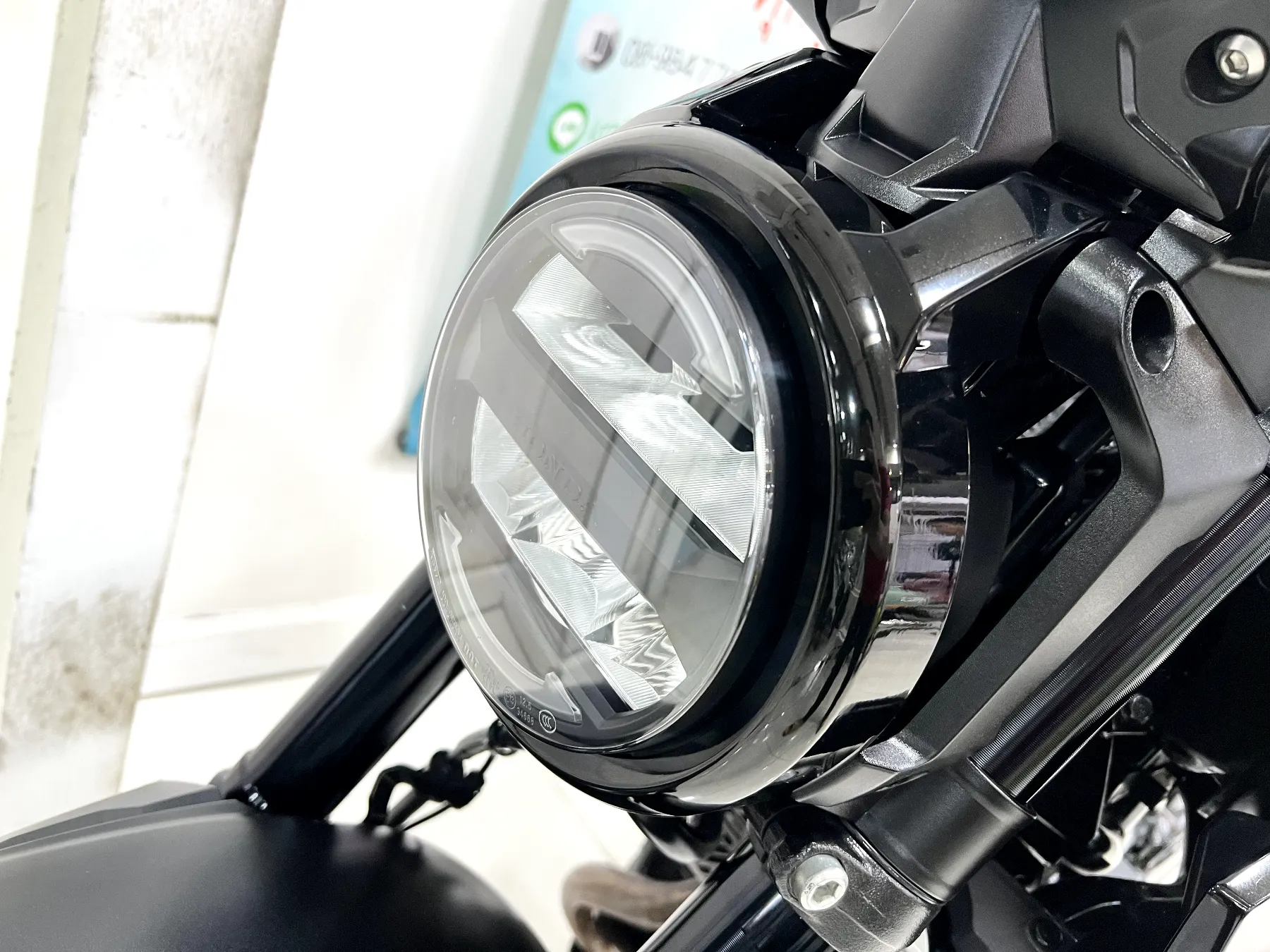 Honda CB300R gallery image 2