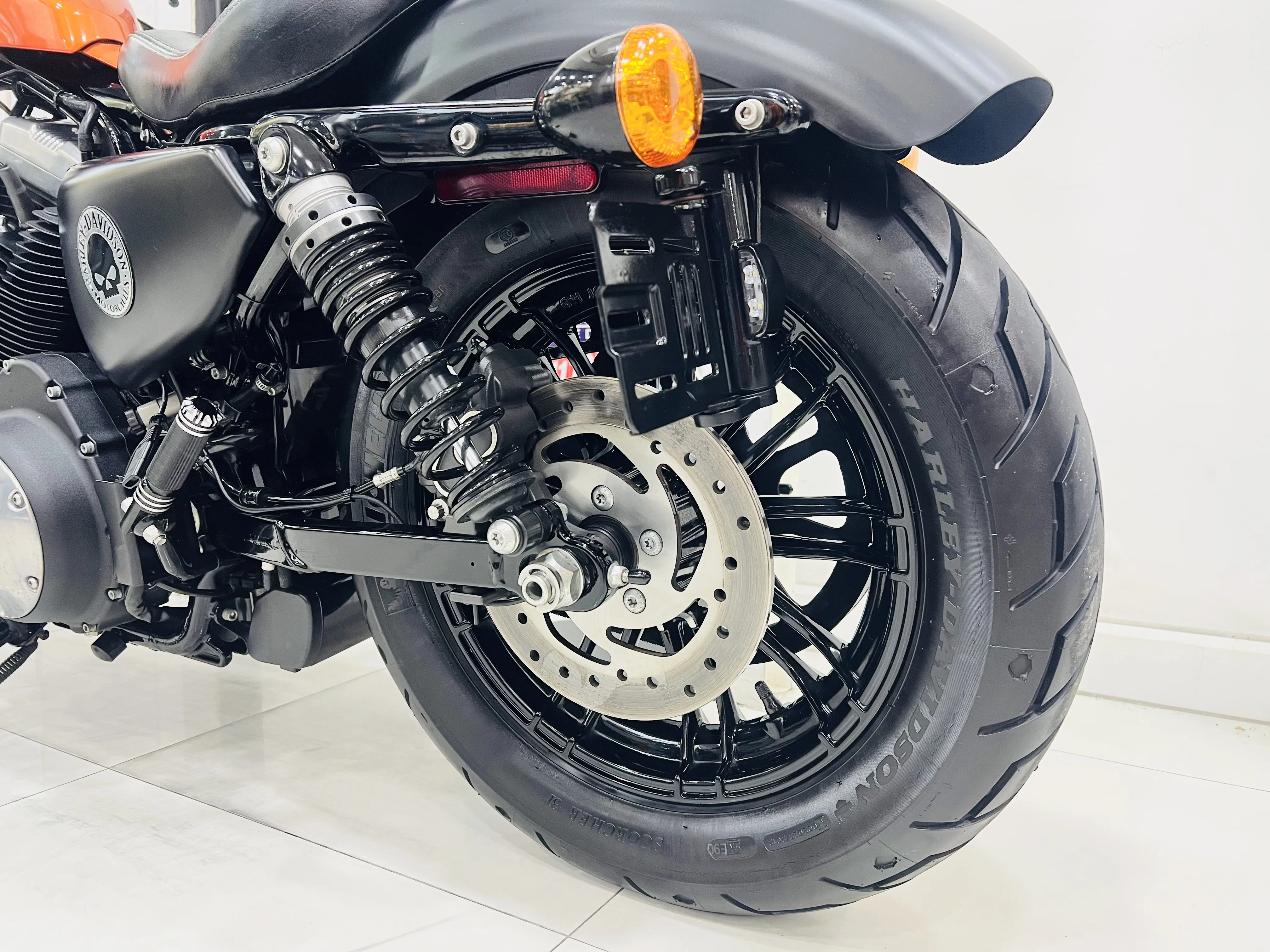 Harley-Davidson Forty-Eight Custom (Two Tone) gallery image 5