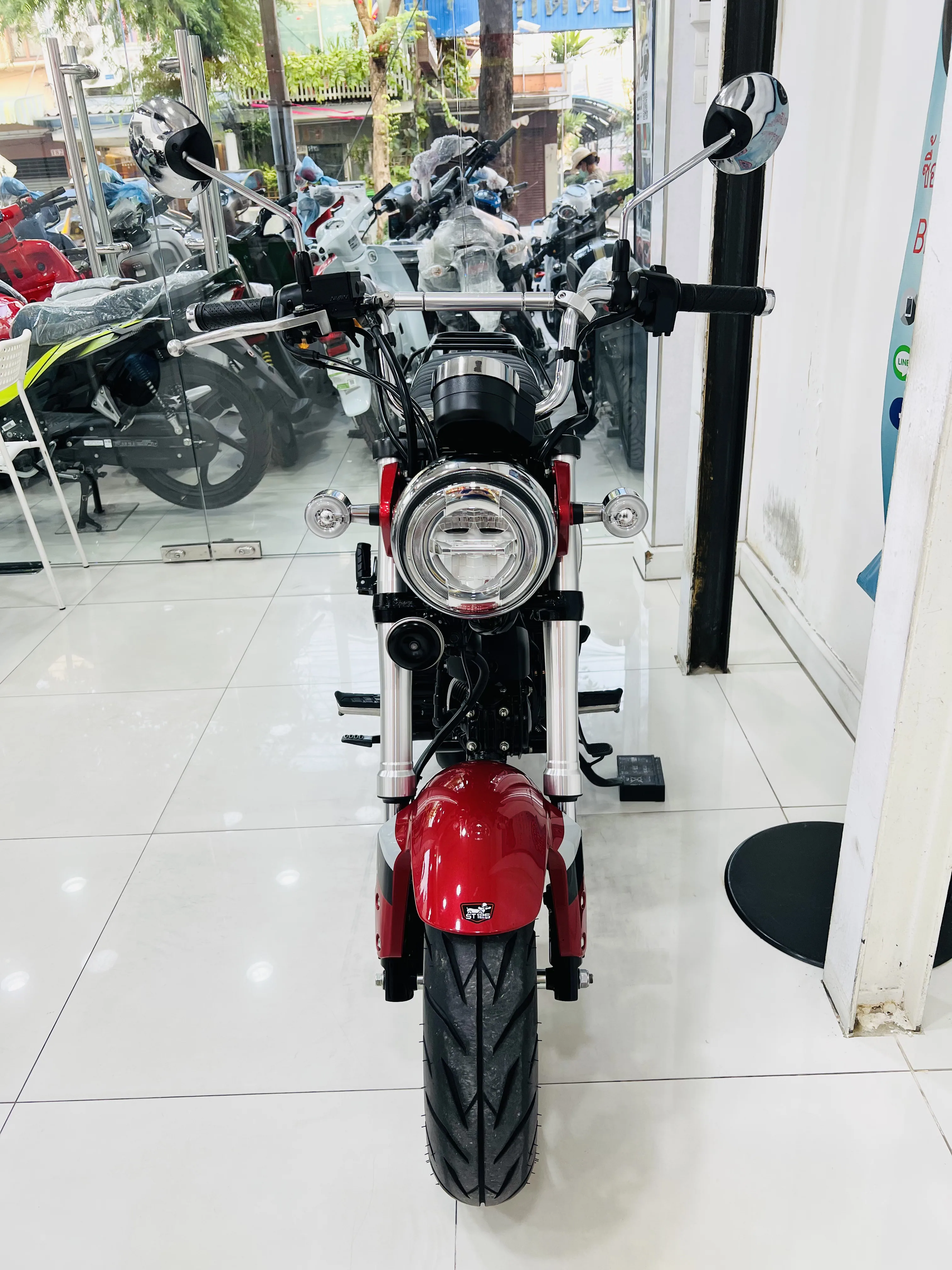 Honda DAX TRAIL SPORT CUSTOM LIMITED EDITION gallery image 3