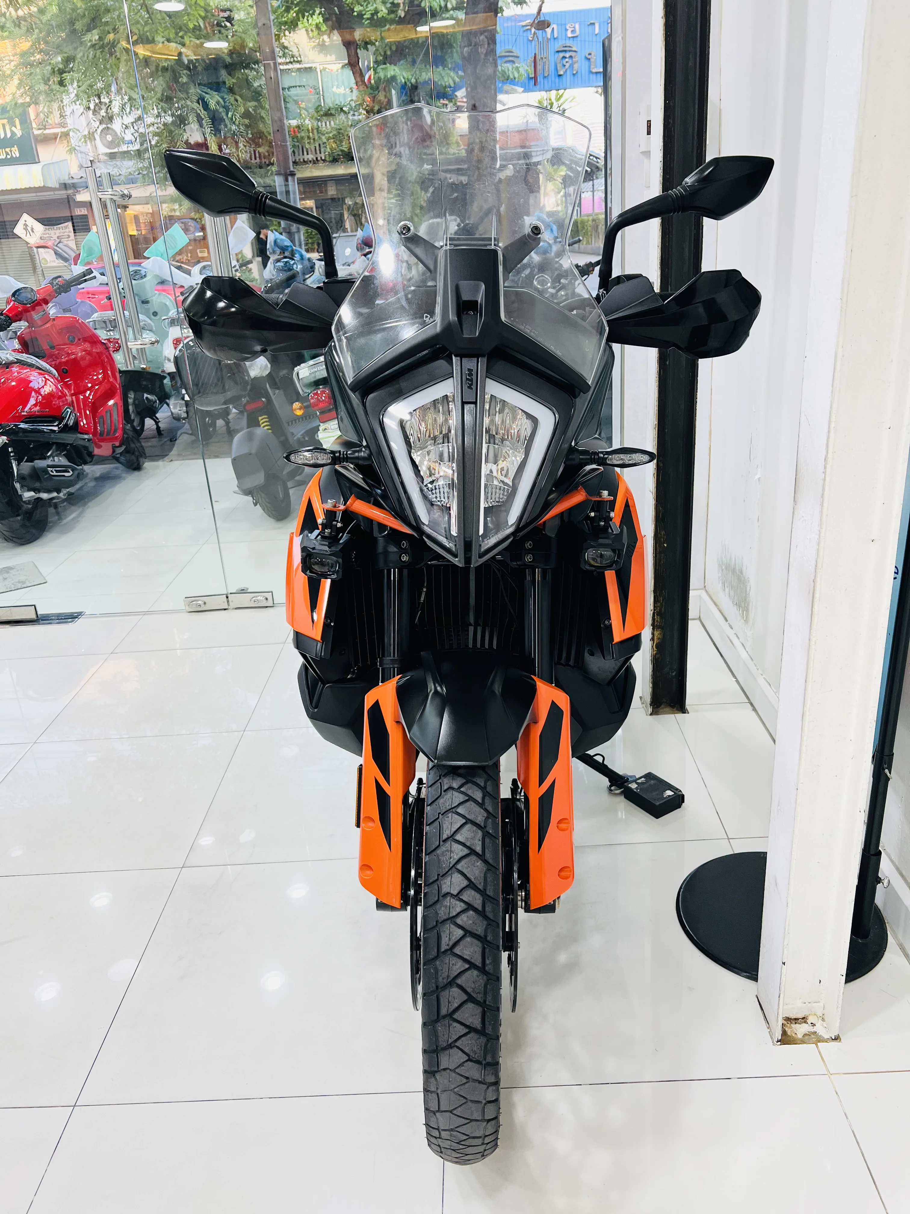 KTM 790 ADVENTURE R gallery image 4
