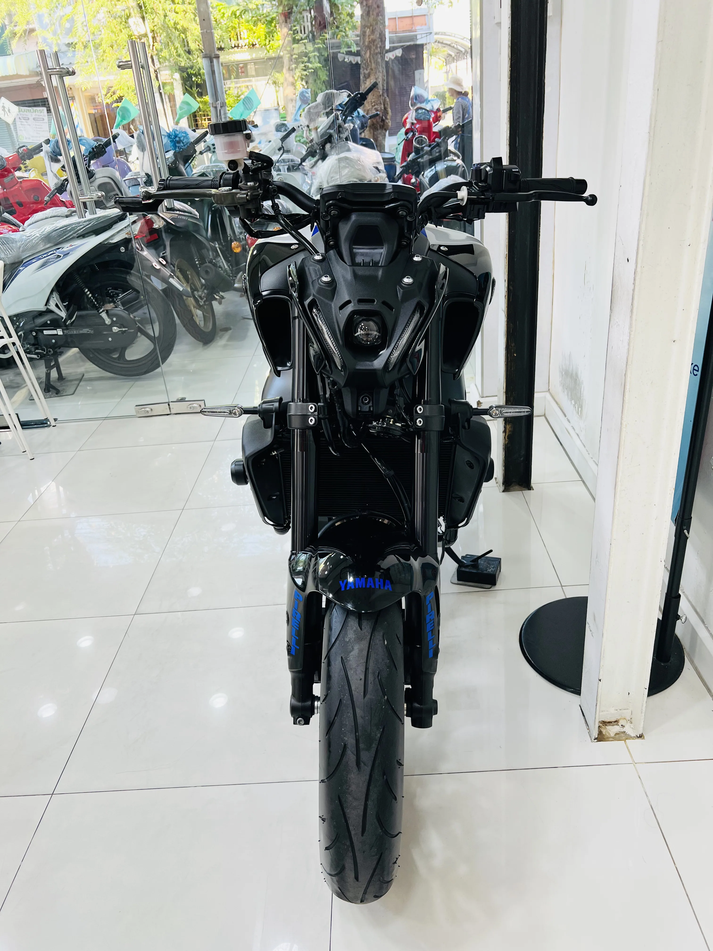 Yamaha MT09 gallery image 4