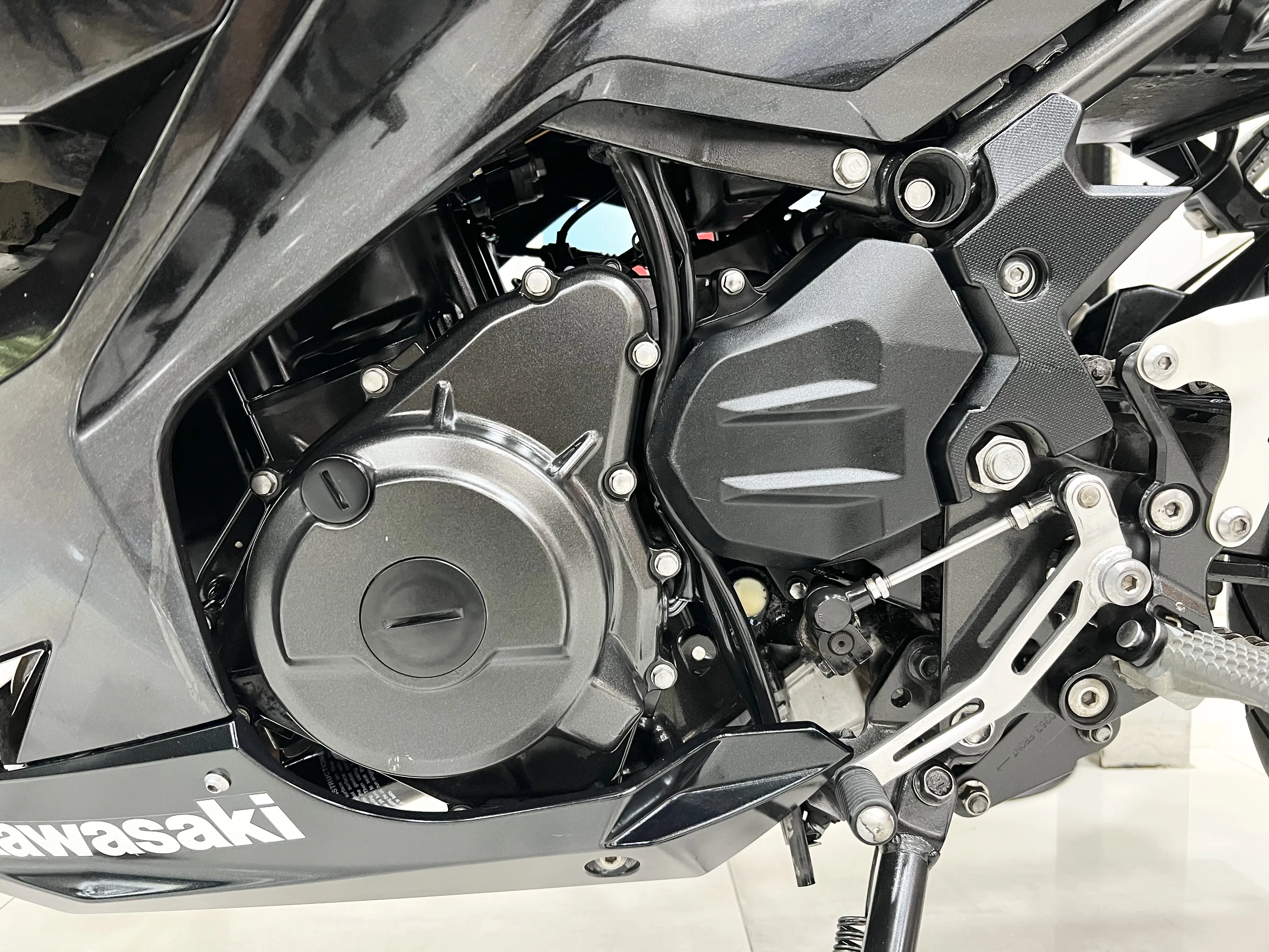 Kawasaki NINJA400 gallery image 5