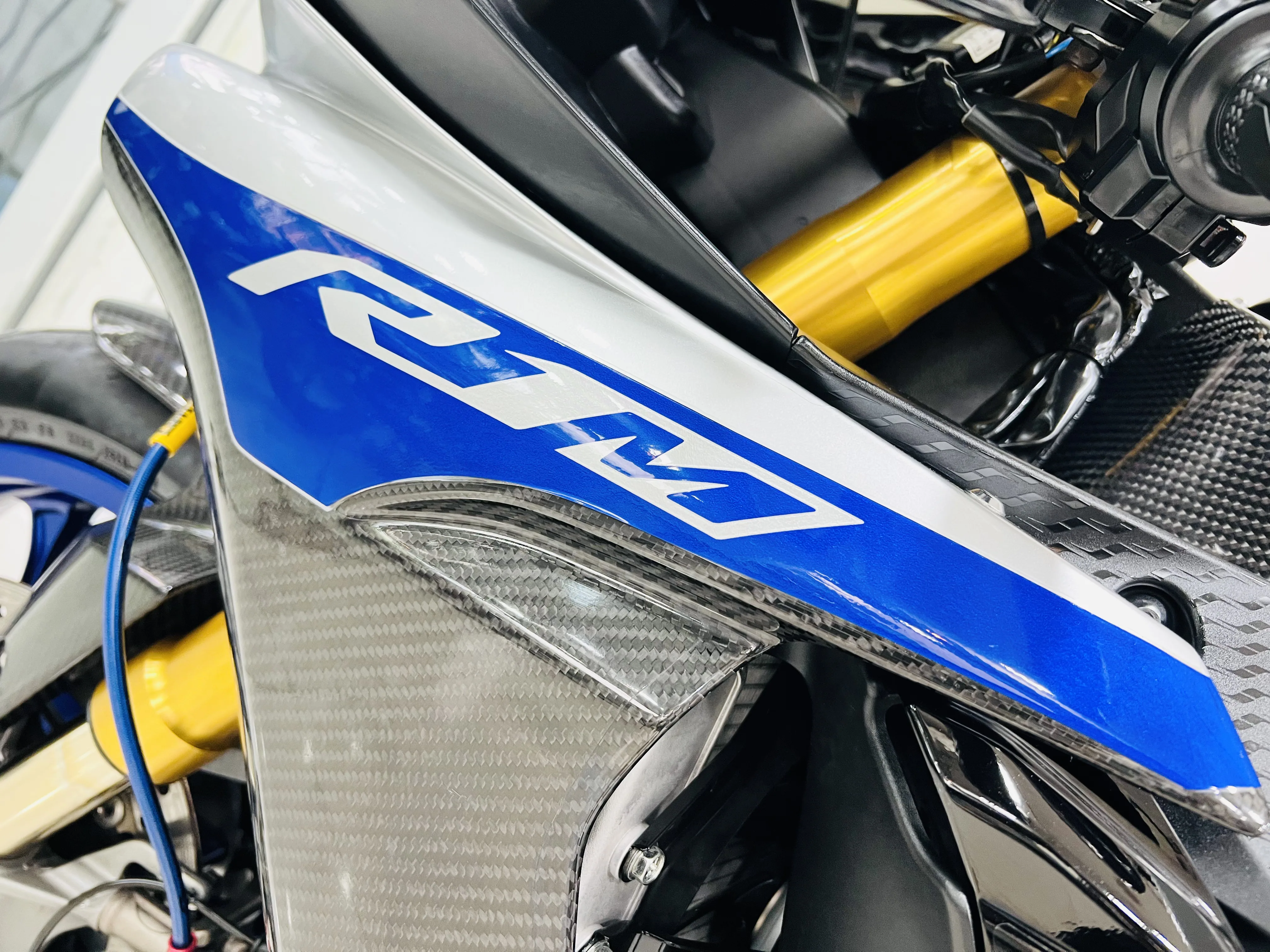 Yamaha YZF R1M gallery image 2