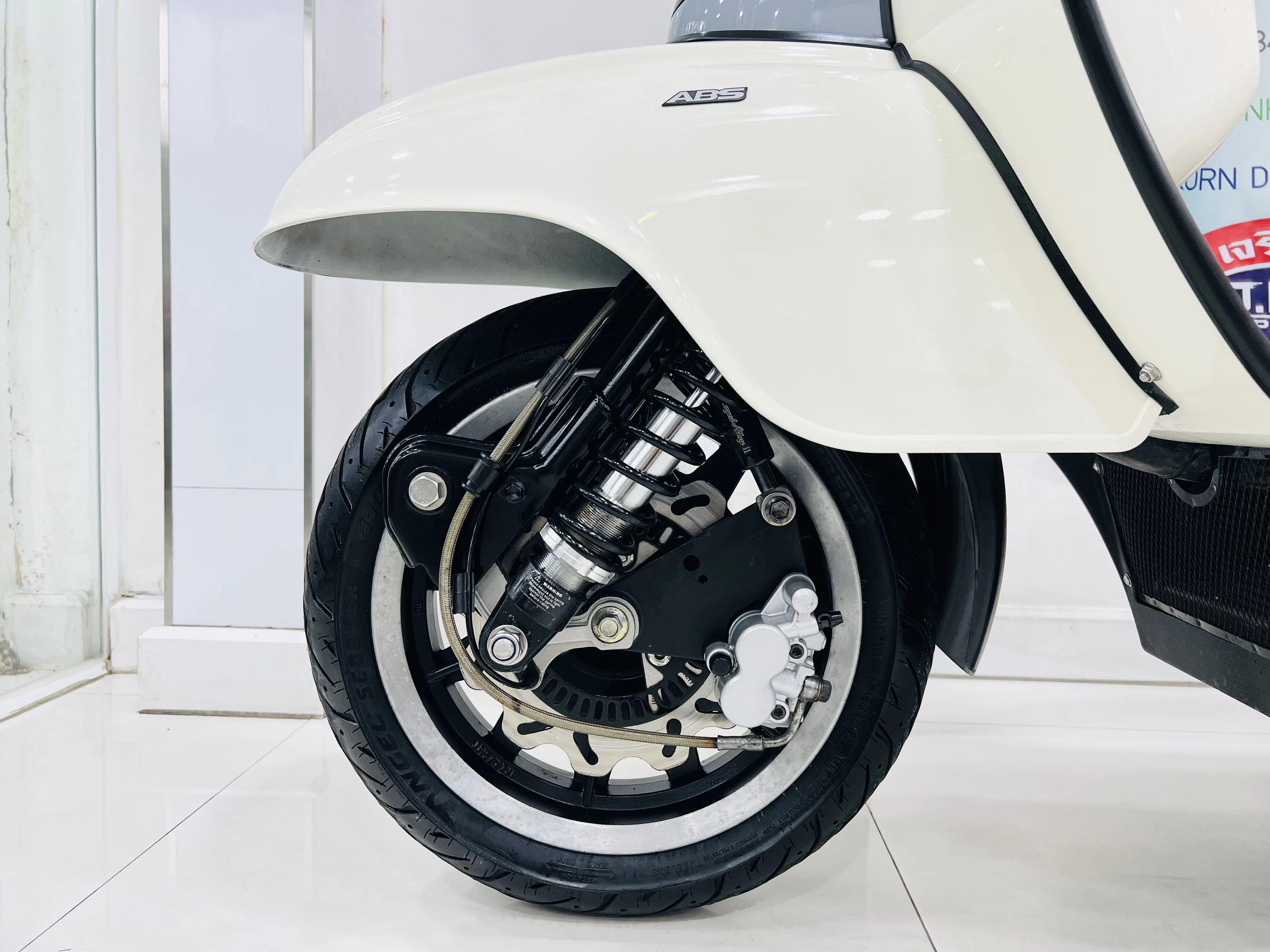 Royal Alloy TG300S ABS gallery image 2