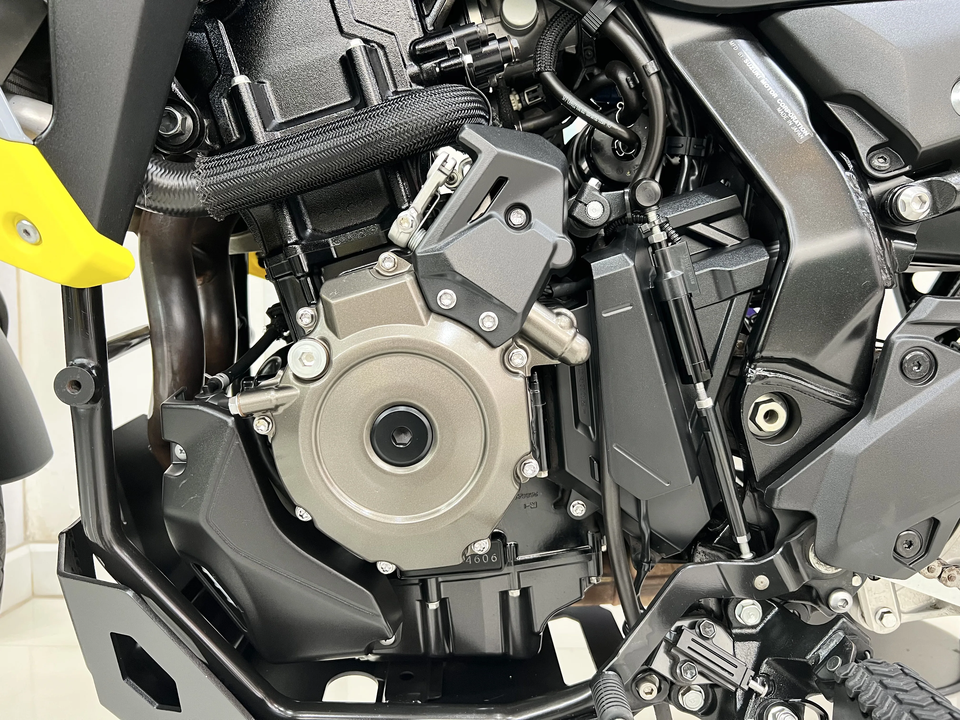 Suzuki V-STROM800DE gallery image 2