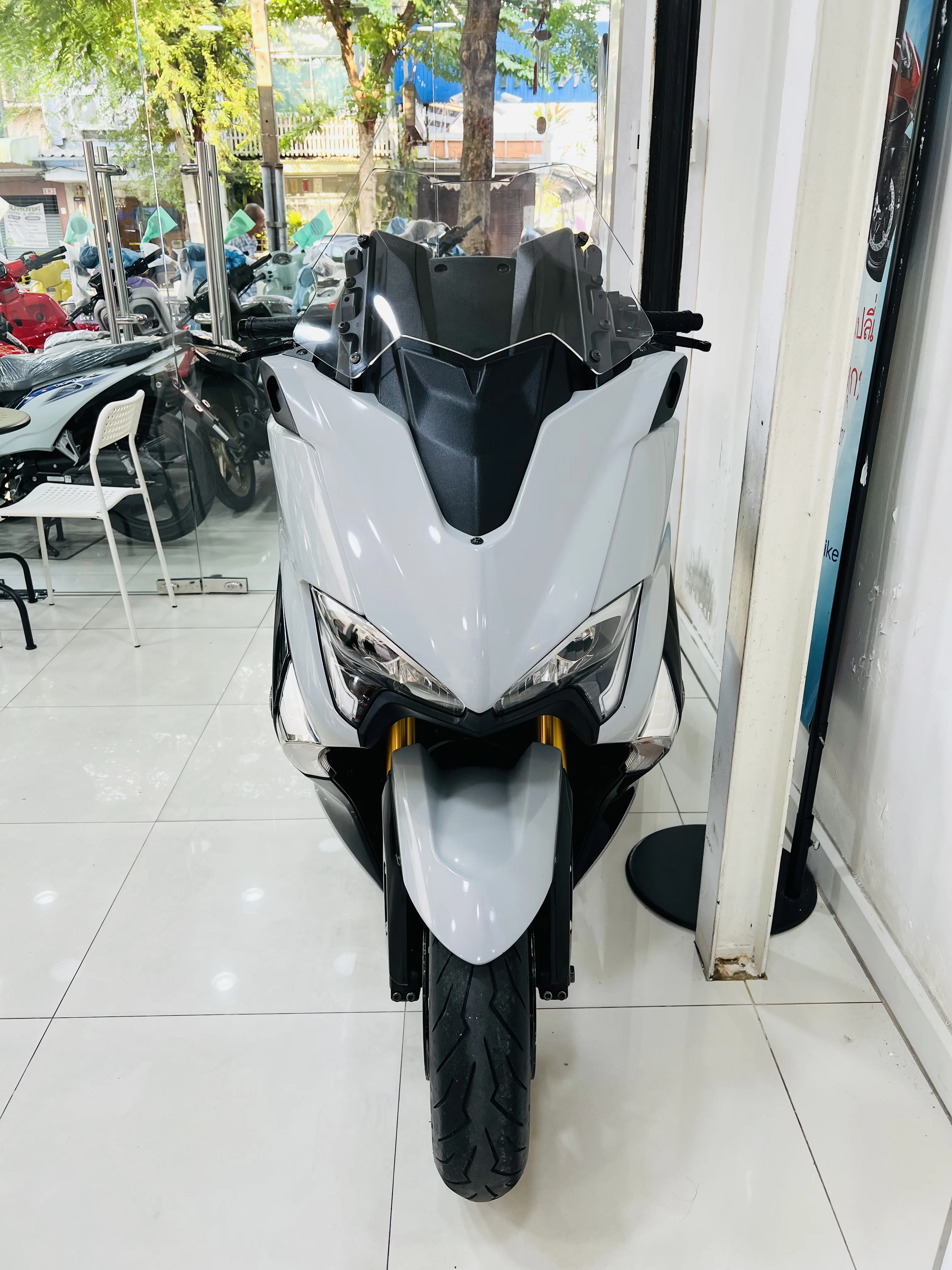 Yamaha T-MAX530 SX gallery image 5