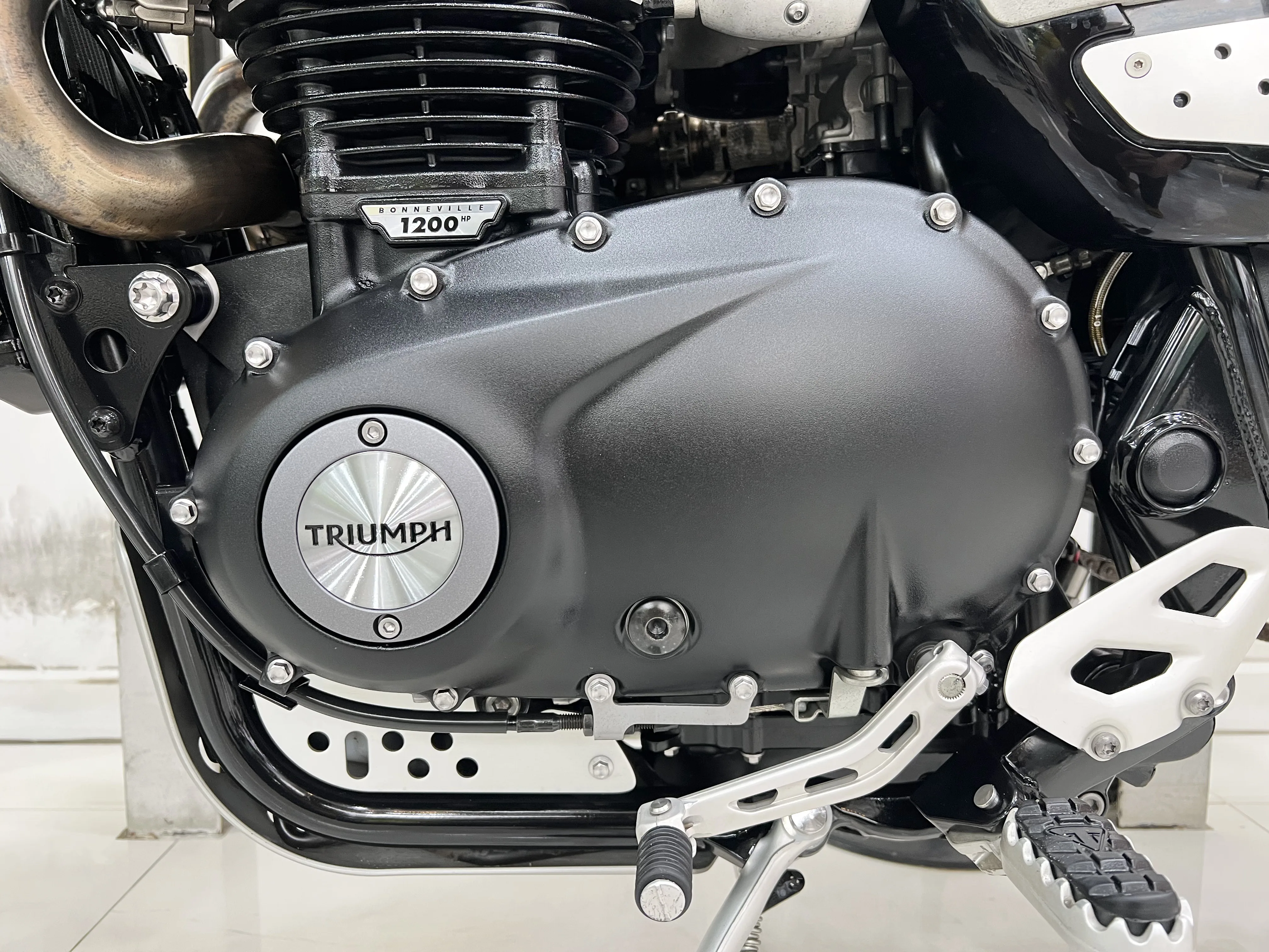 Triumph SCRAMBLER1200 XE gallery image 2