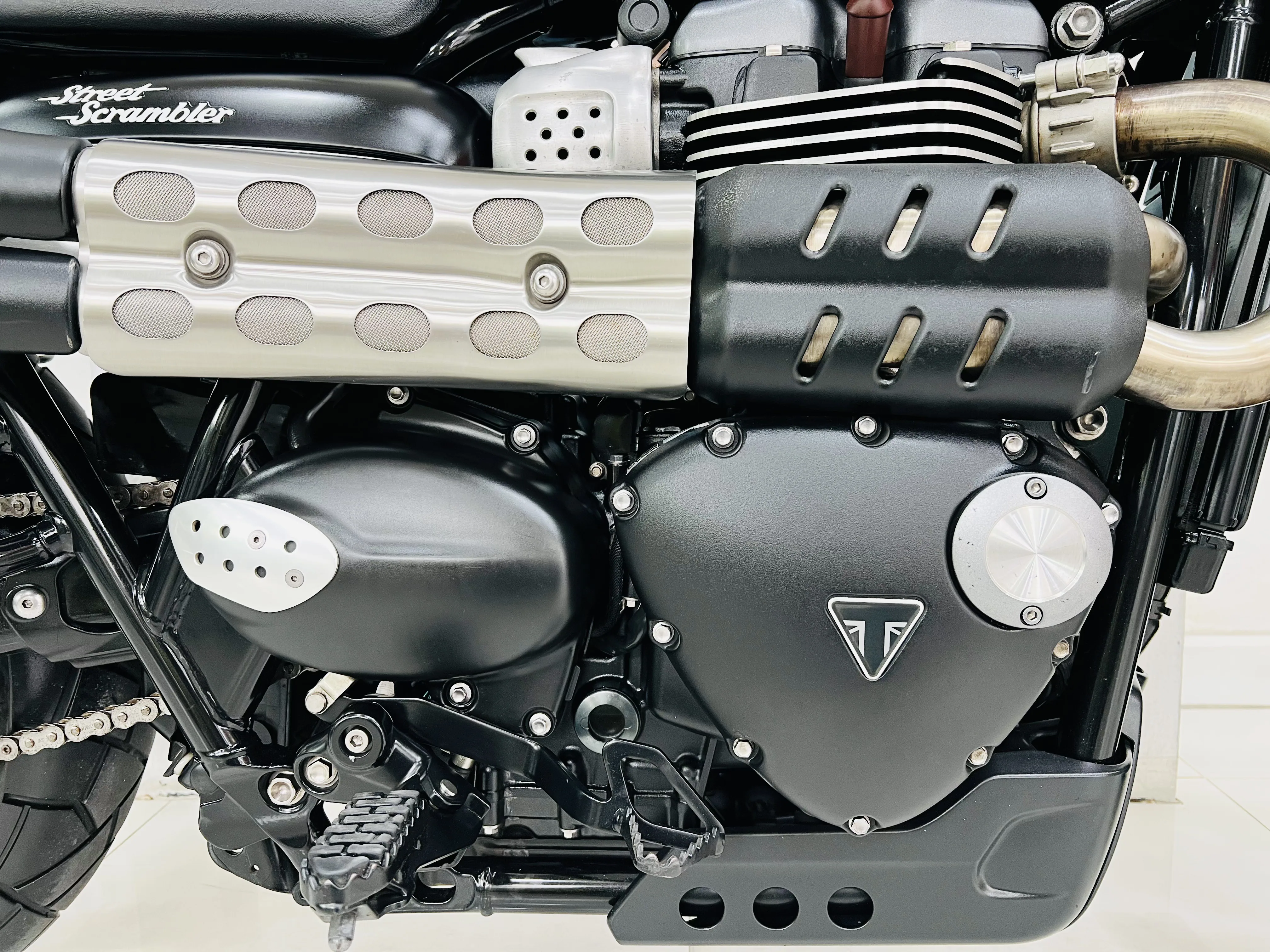 Triumph SCRAMBLER 900 ABS gallery image 5