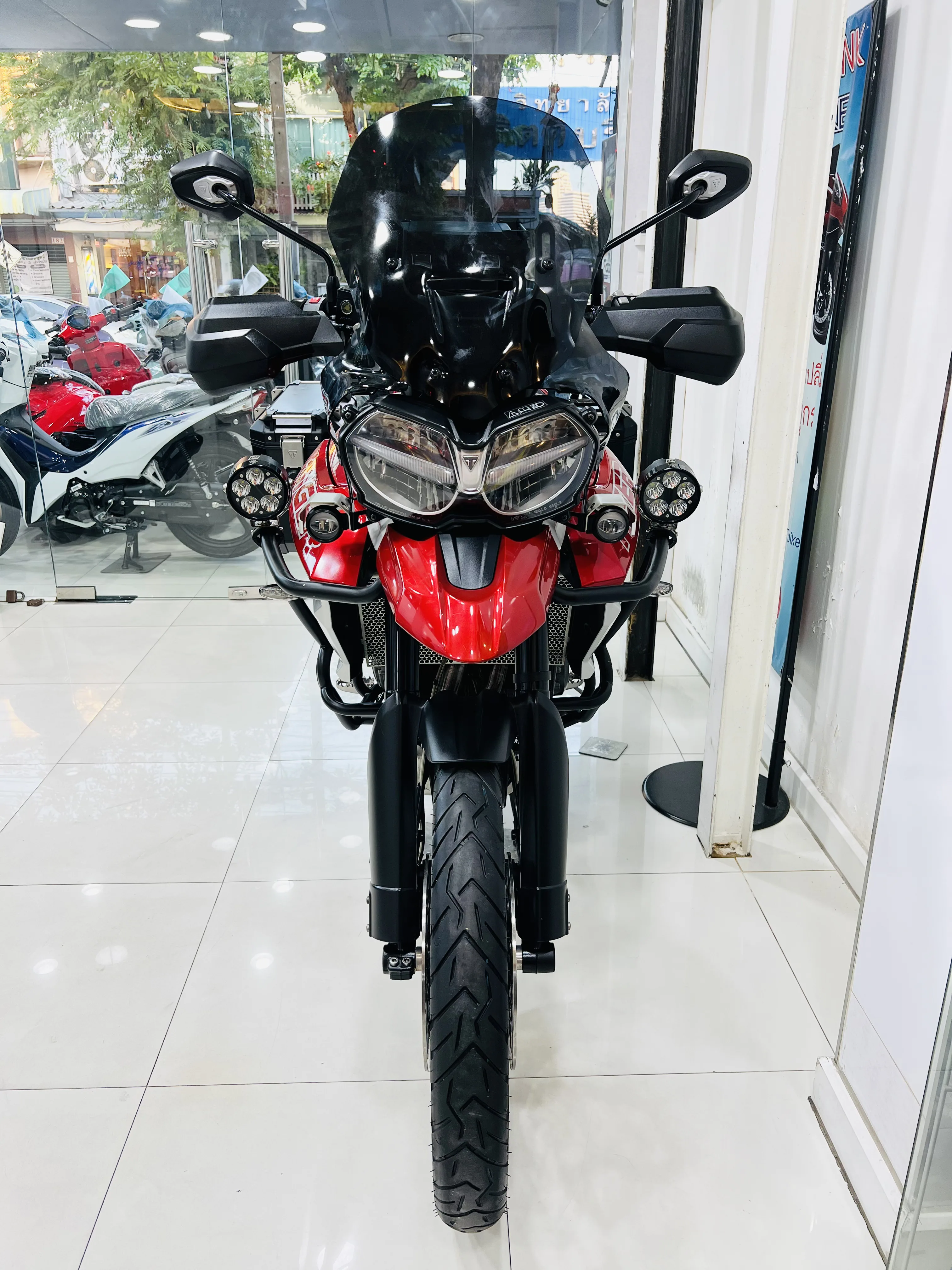 Triumph TIGER800 XCA gallery image 5