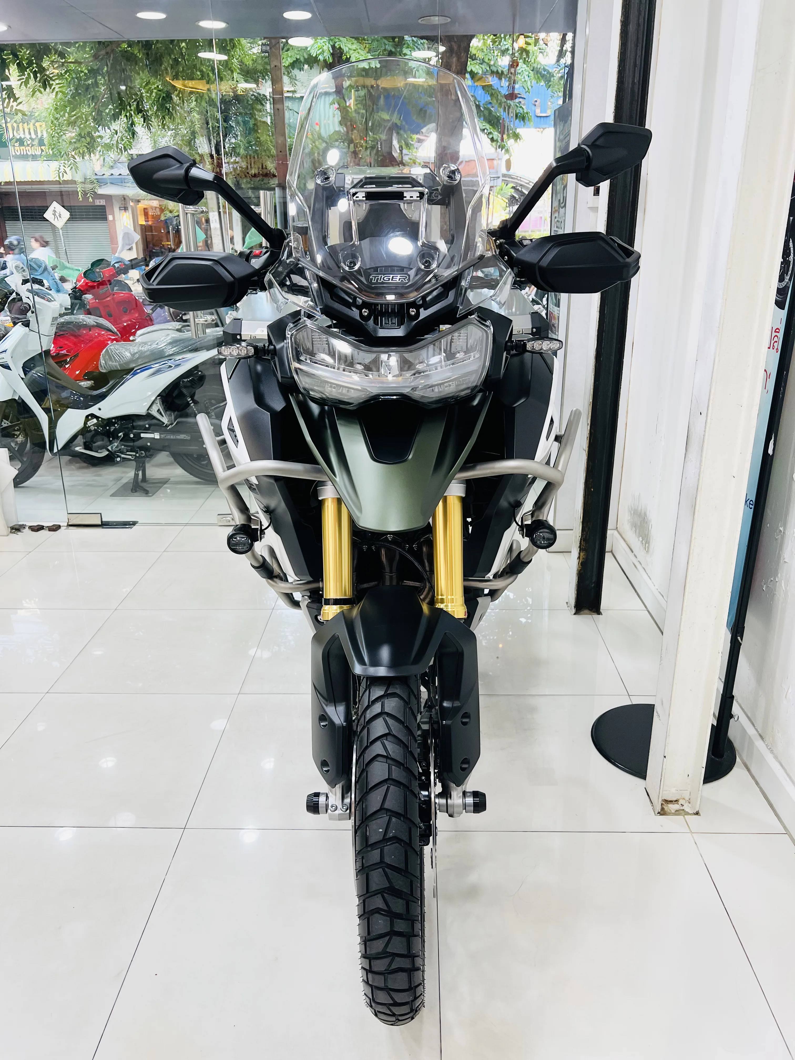 Triumph Tiger 1200 Rally Explorer gallery image 3