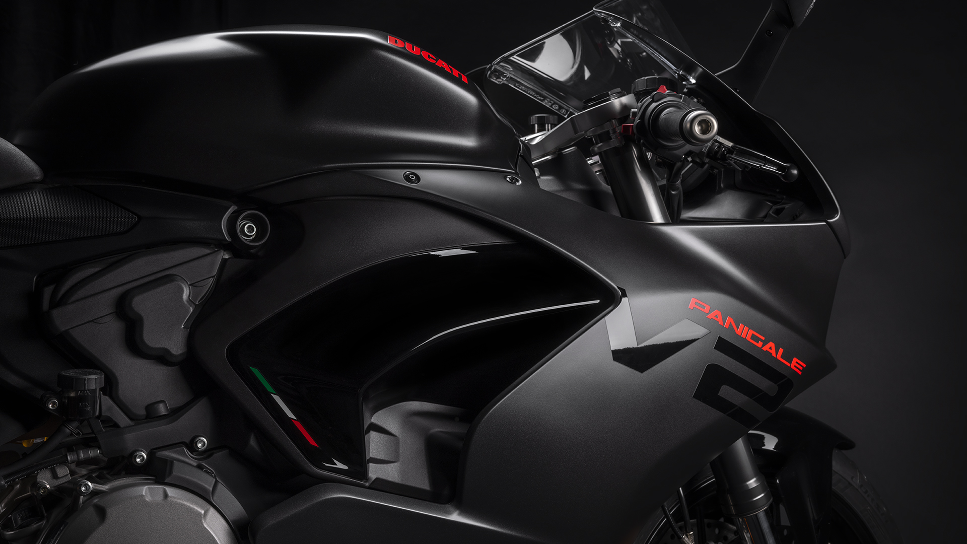 Ducati Panigale V2 MY24 chassis and technical detail official image
