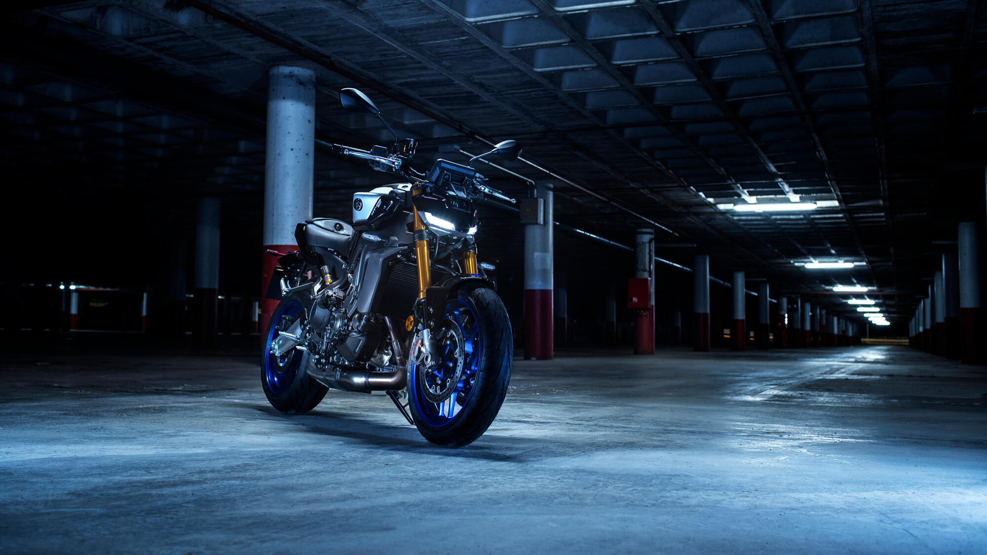 Yamaha MT-09 SP 2024 static official image showing chassis and stance