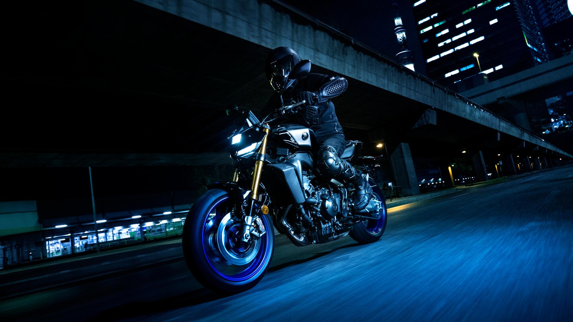 Yamaha MT-09 SP 2024 riding official image