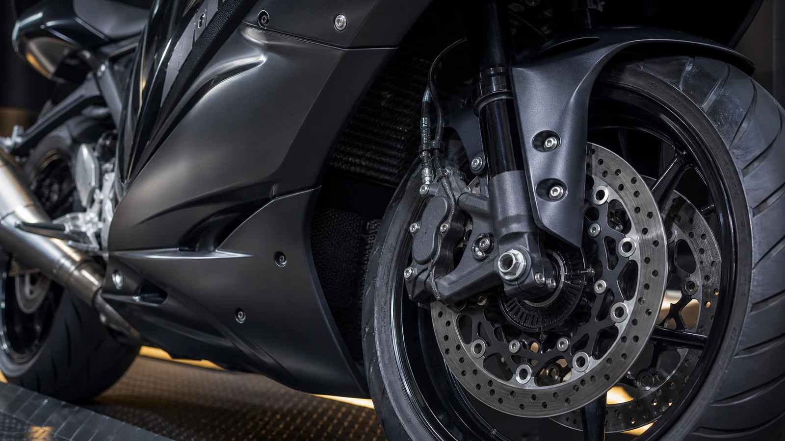 AI-generated Suzuki Hayabusa Gen 3 aerodynamic fairing Brembo brake and front-end detail image